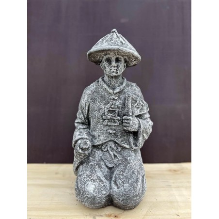 Samurai în genunchi ținând un steag 43cm